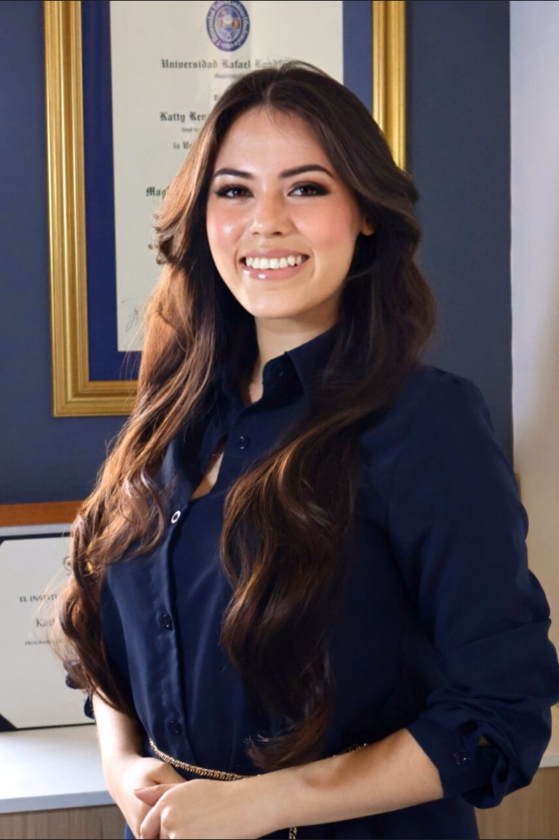 Estefanía Montes, Asistente de Gerencia